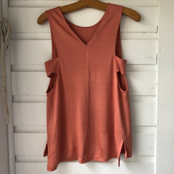 Banana Republic Salmon Sleeveless Blouse - Picture 3 of 6